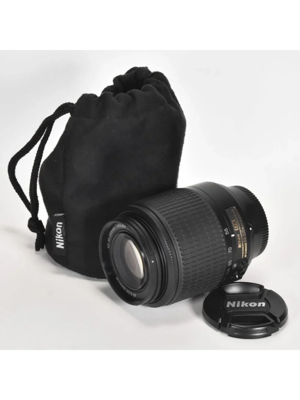 Nikon AF-S DX NIKKOR 55-200mm f/4-5.6G ED Zoom Lens with Bag Mint